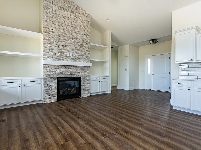 7154 Savannah Dr — Photo 7
