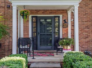 24 Barbour Ln, Bloomfield Hills, MI 48304