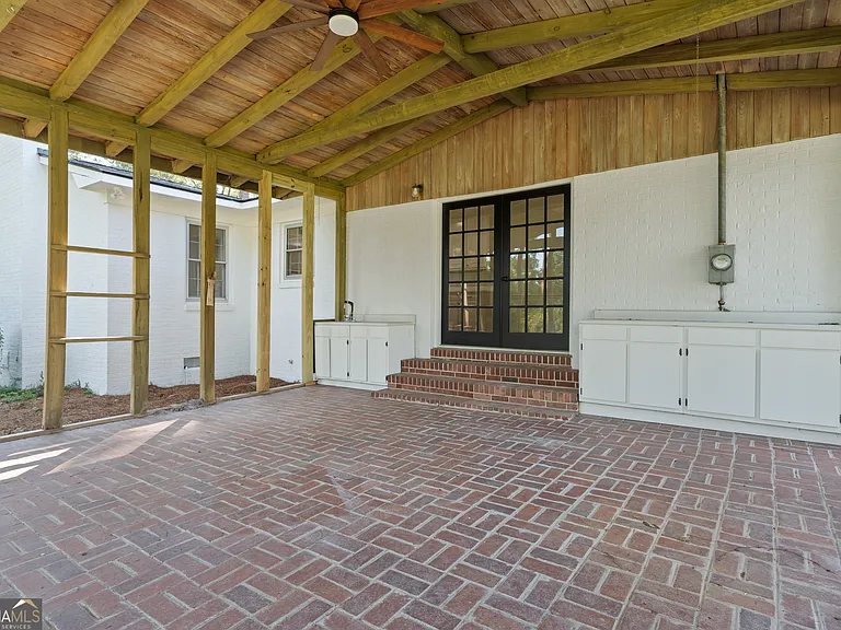 223 Brookwood Dr — Photo 9