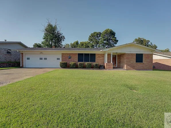 916 Mimosa Dr, Wake Village, TX 75501
