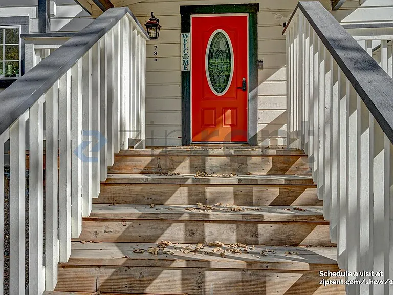 785 Brush Creek Ln — Photo 2