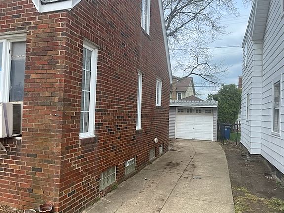 2nd image of 17317 Tarrymore Rd