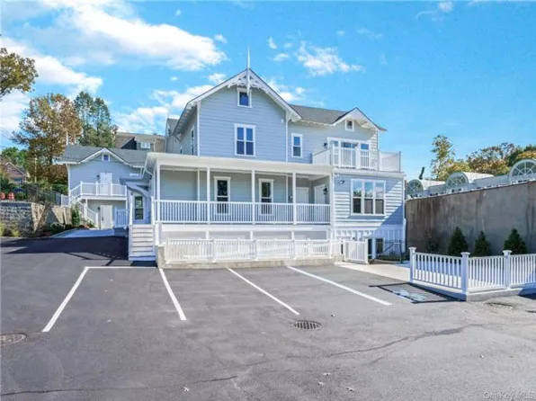 110 School St, Glen Cove, NY