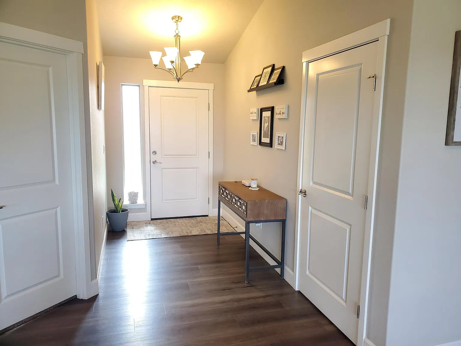 4 bed, 1938 sqft, $2,695 — Photo 3