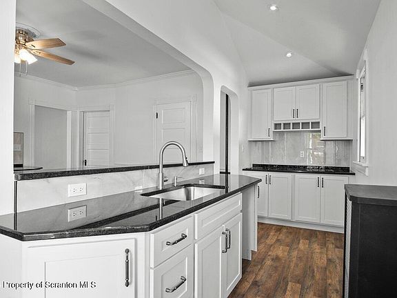 2nd image of 1202 Dartmouth St