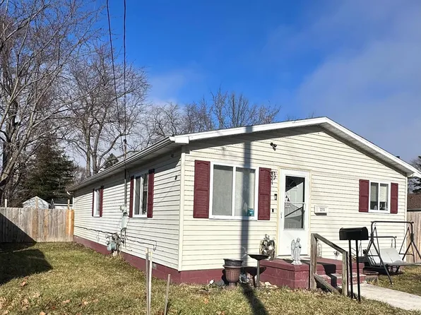 2213 Minnie St, Port Huron, MI 48060