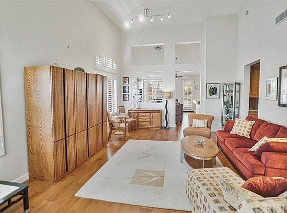 4th image of 27452 Waynesborough Ln
