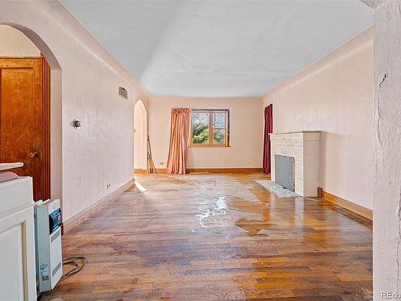 3rd image of 1235 S Irving Street