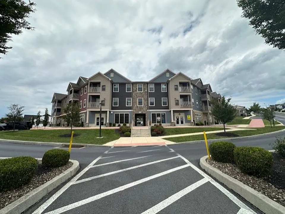 1708 Fairmont Dr #301