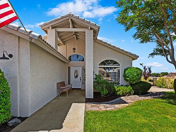 3rd image of 15023 Shady Elm Ln