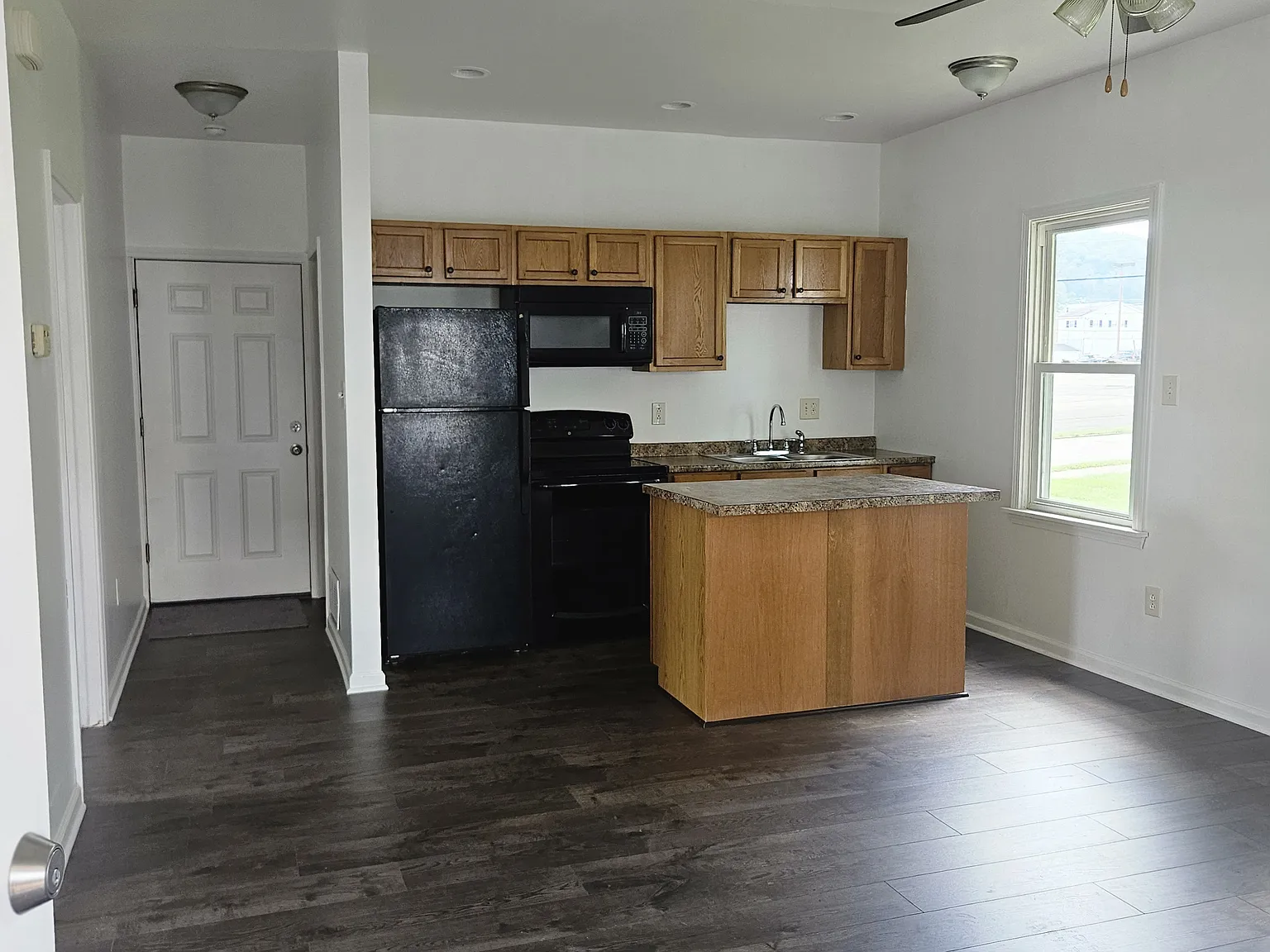 615 Chartiers Avenue — Photo 3