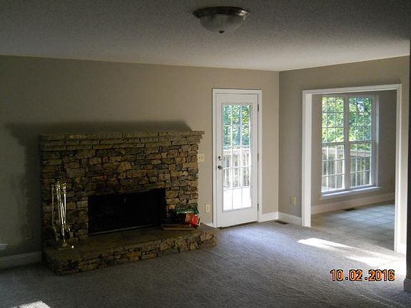 3rd image of 241 Caroline Ct