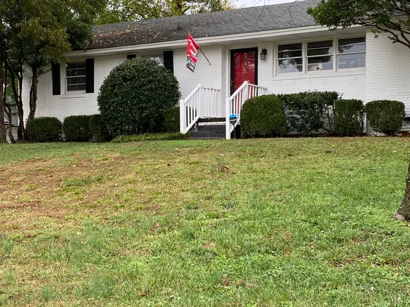 742 Cranbrook Rd, Raleigh, NC 27609