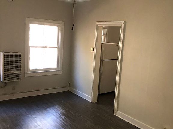 3rd image of 3441 W 2nd St APT 210