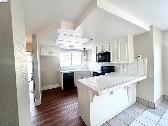 4th image of 3148 Andre Ln