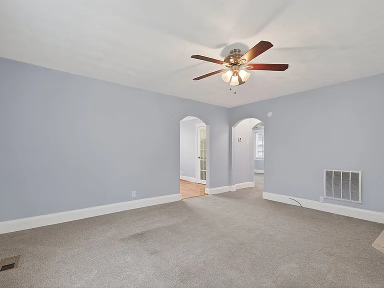 121 W Government Ave #A — Photo 6