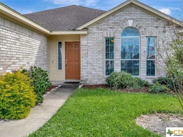 213 Silverado Trl, Victoria, TX 77901