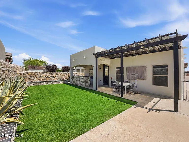 13655 Stonor Ct — Photo 24