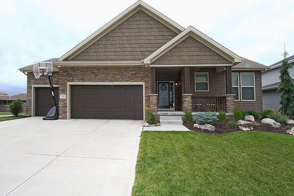 1st image of 7355 Yankee Woods Dr