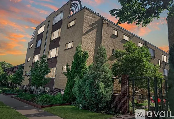 2 bed, 775 sqft, $2,000 — Photo 1