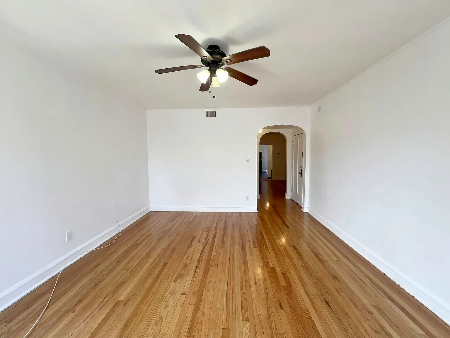 7332 S Artesian Ave — Photo 3