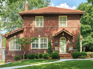 429 Edgewood Dr, Saint Louis, MO 63105