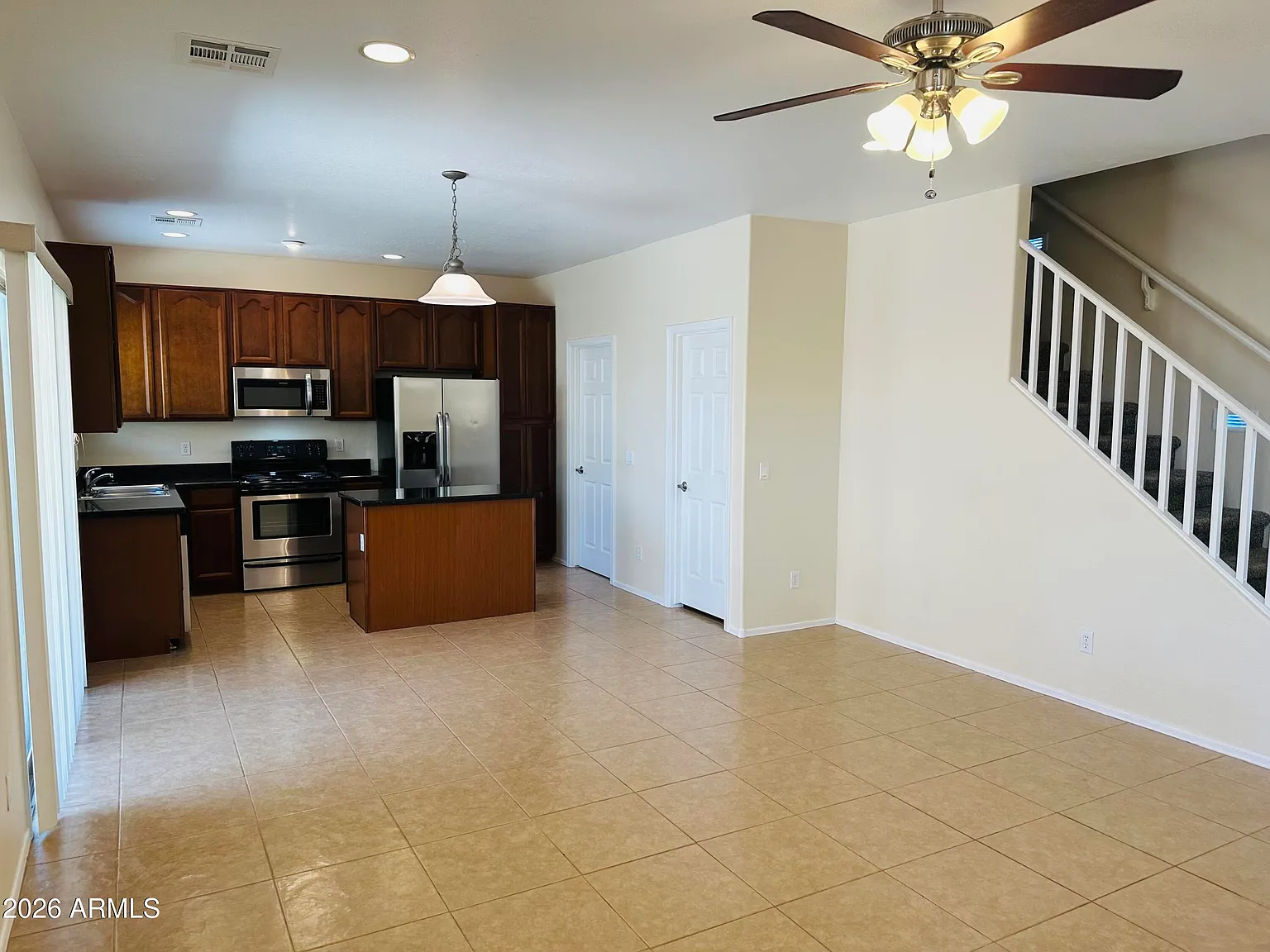 3 bed, 2.5 bath, 1578 sqft, $1,800 — Photo 2