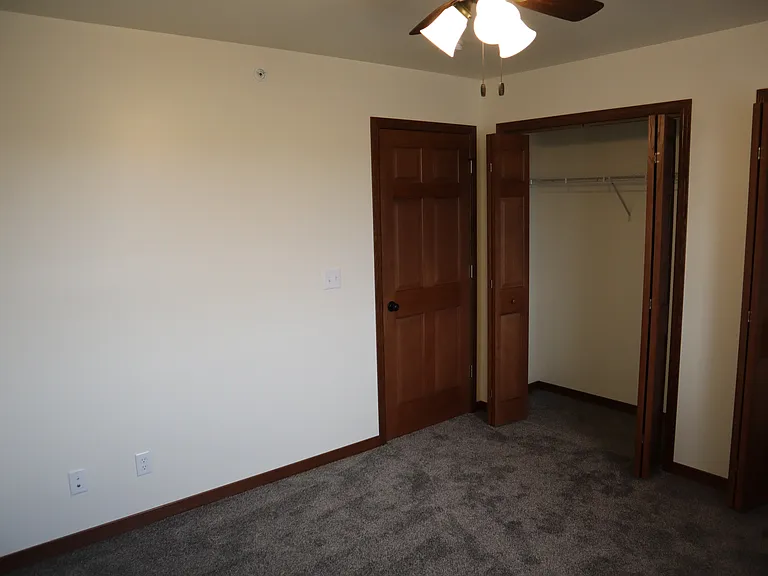 Dreamsville Apartments — Photo 16