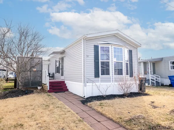 16 Grove Street, East Windsor, CT 06088