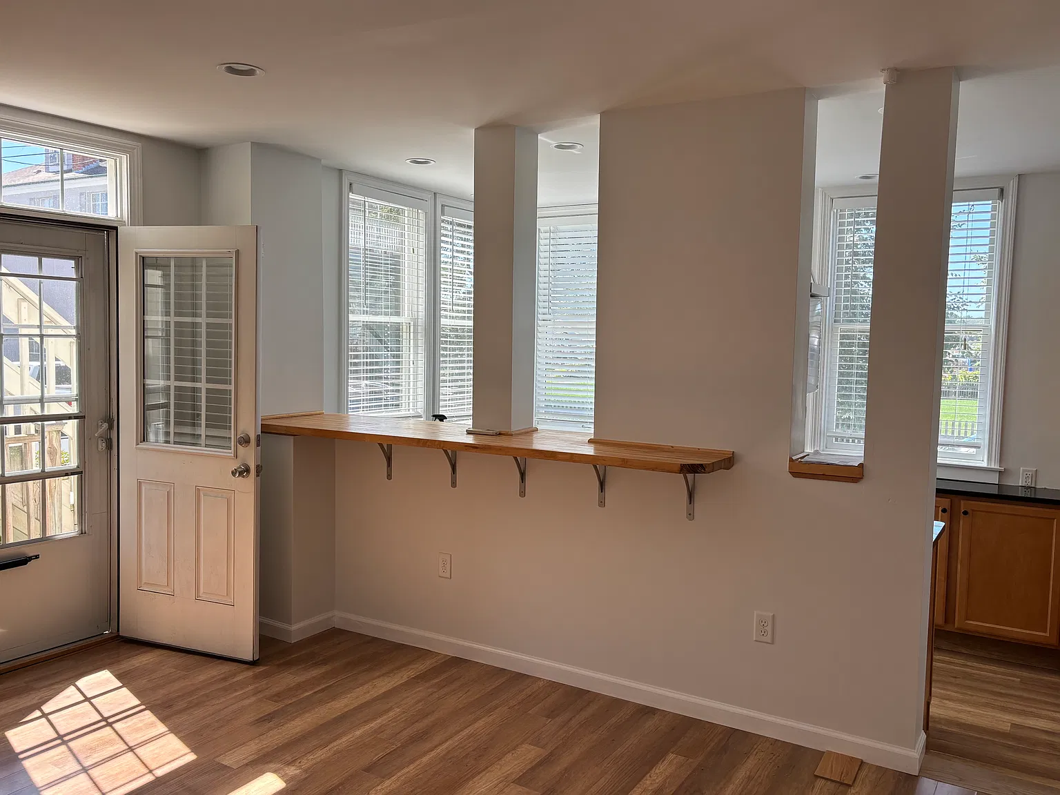 1 bed, 400 sqft, $1,025 — Photo 3