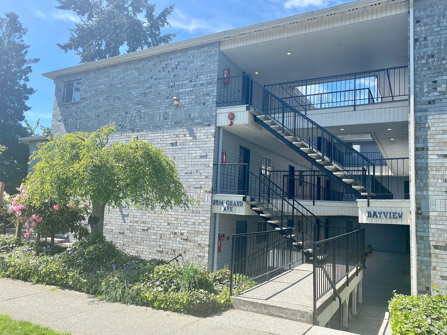 Bayview — Photo 3