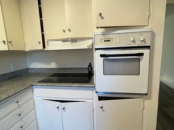5th image of 923 Tamarack Ln Unit 10