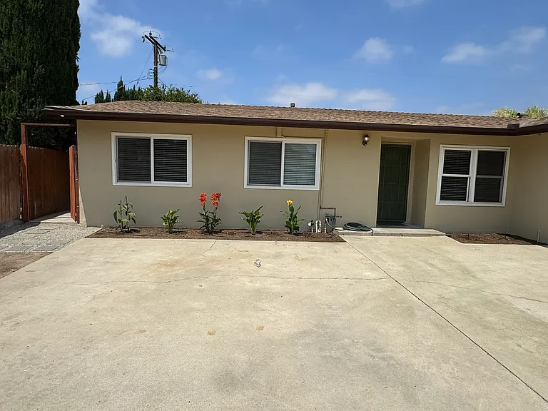 1281 Hartley Ave #B — Photo 9