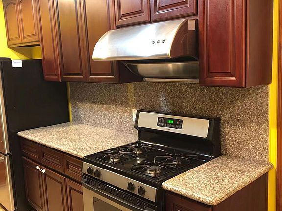 4th image of 647 Lanny Ave