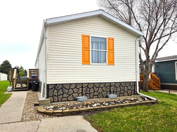 117 Hampton Dr, Pierre, SD 57501