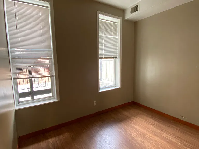 1807 S May St #2B — Photo 17