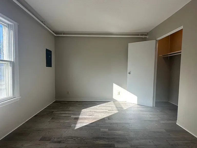 300 E Shelbourne Dr — Photo 21