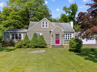 470 Ridge Rd, Orange, CT 06477