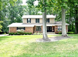 1517 Round Hill Rd, Oak Hill, WV 25901