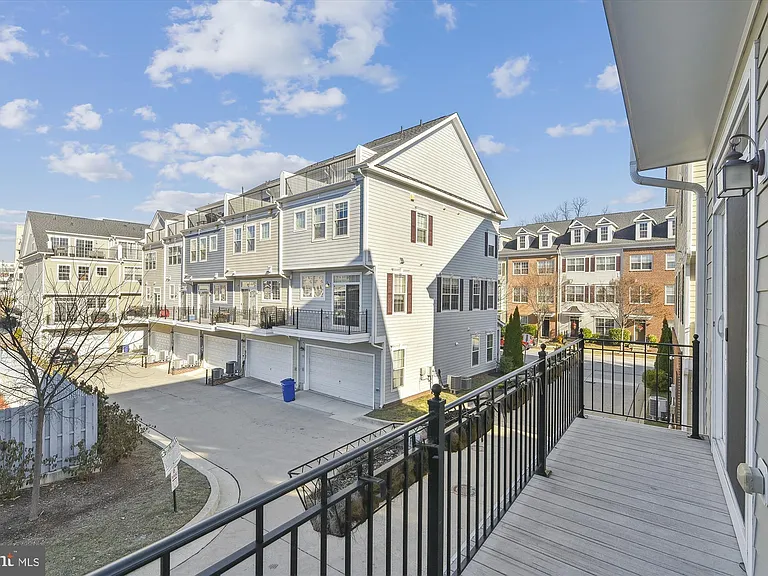 67 Linden Pl — Photo 13