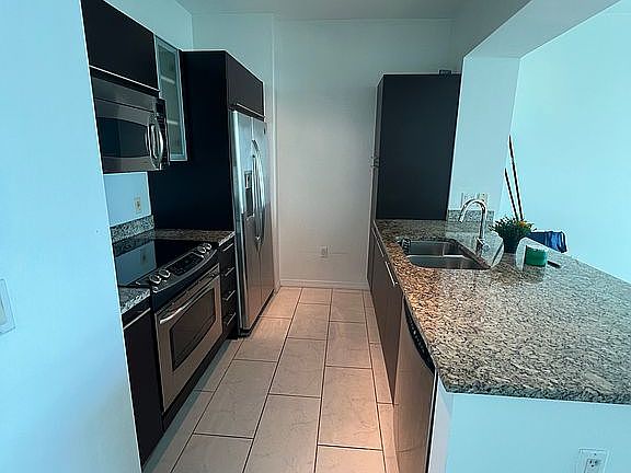 3rd image of 951 Brickell Ave APT 3303