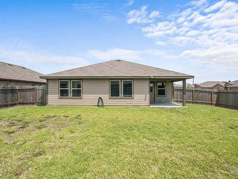1838 Gibbons Creek Dr — Photo 14
