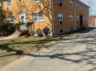 35 Deerfield Ct #F1, East Hartford, CT 06108