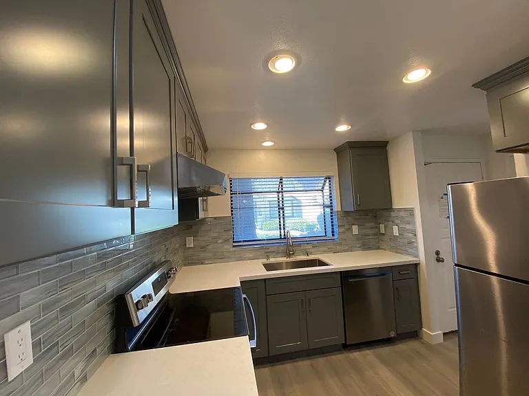 1400 Bowe Ave #804 — Photo 2