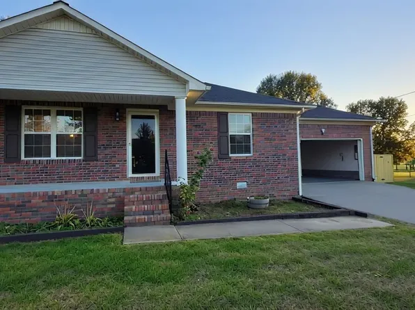 2308 Forrest Fields Dr, Chapel Hill, TN 37034