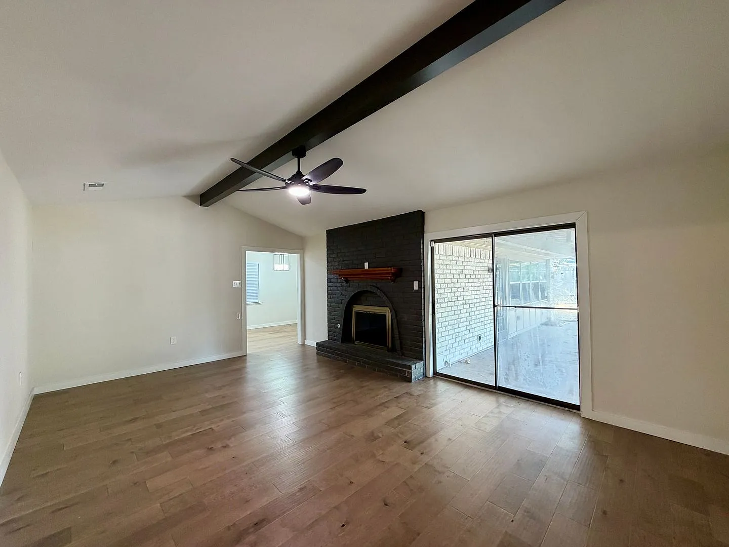 3BR / 2BA House + Bonus Room in Waco, Texas — Photo 2