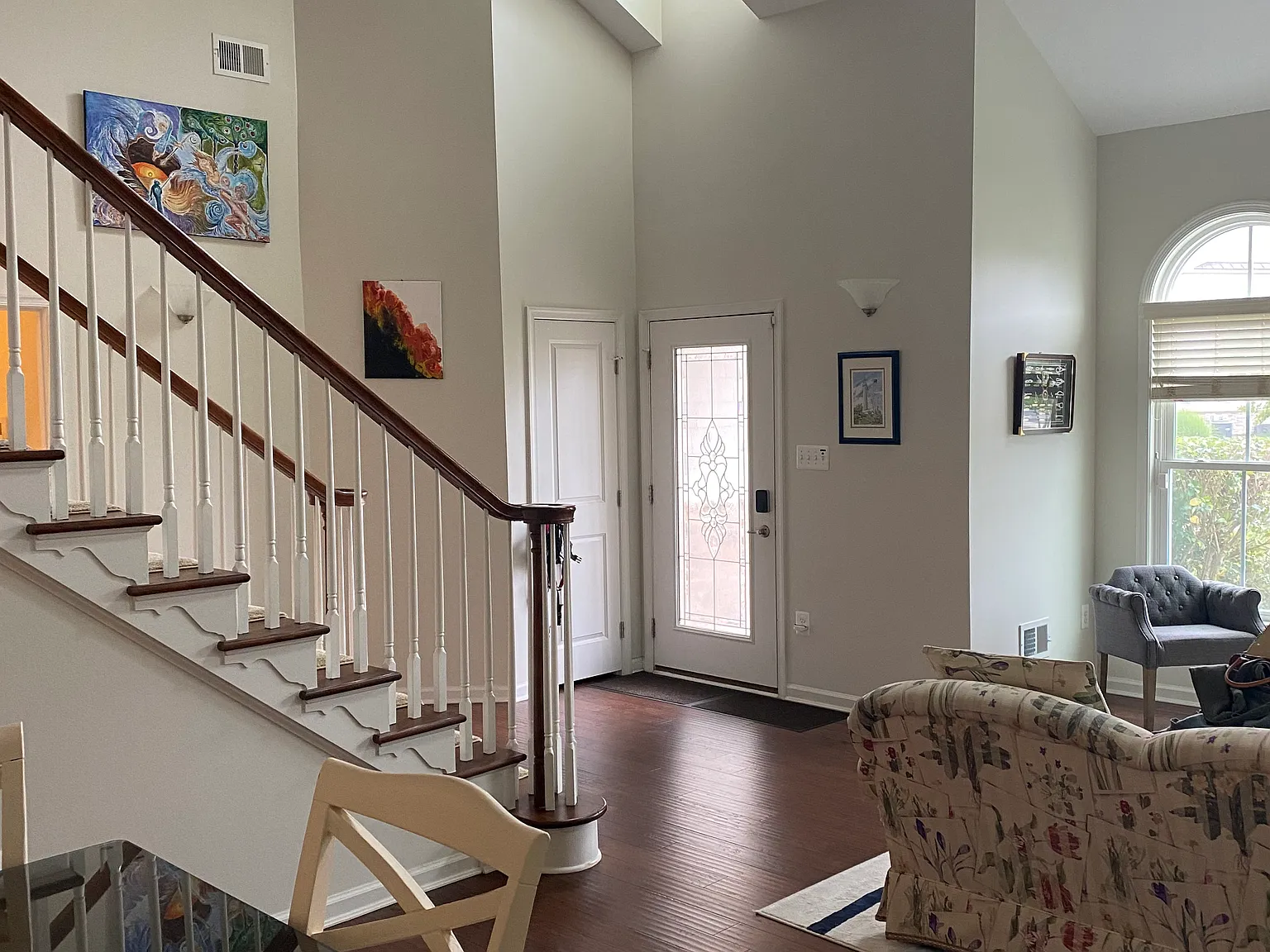 3 bed, 2183 sqft, $2,400 — Photo 2