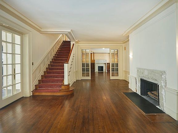 2nd image of 830 Park Ave #6/7A