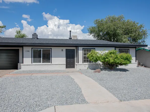 1745 Geraldine Pl SE, Rio Rancho, NM 87124