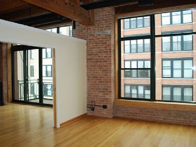 4th image of 701 W Jackson Blvd APT 601